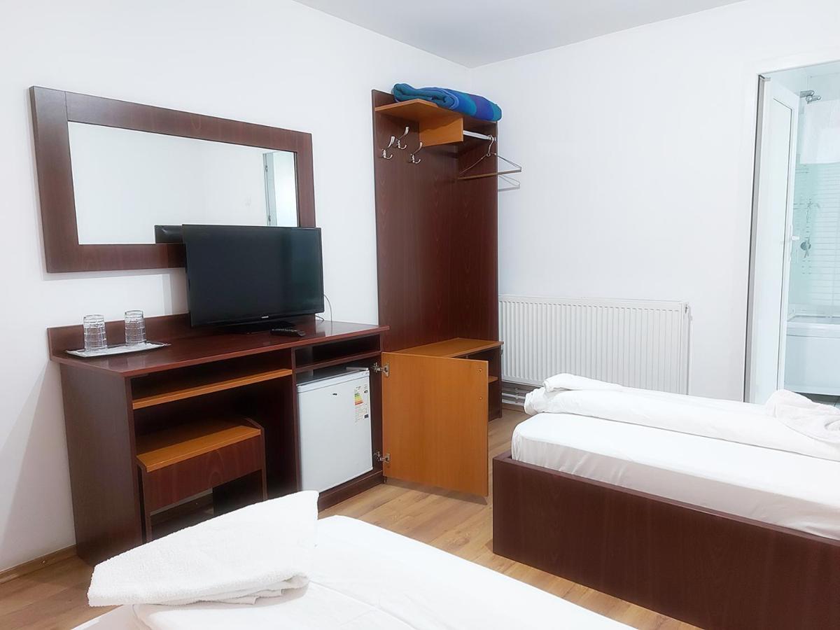Hotel Floare De Colt Petroszany Zewnętrze zdjęcie